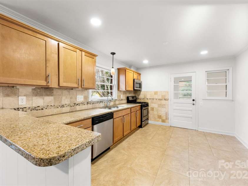 3918 Woodgreen Terrace, Charlotte, NC 28205.  MLS# CAR4250776, YatesRealty ID 8523. 