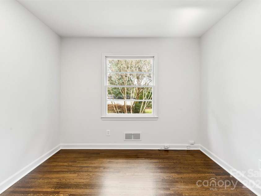3918 Woodgreen Terrace, Charlotte, NC 28205.  MLS# CAR4250776, YatesRealty ID 8523. 