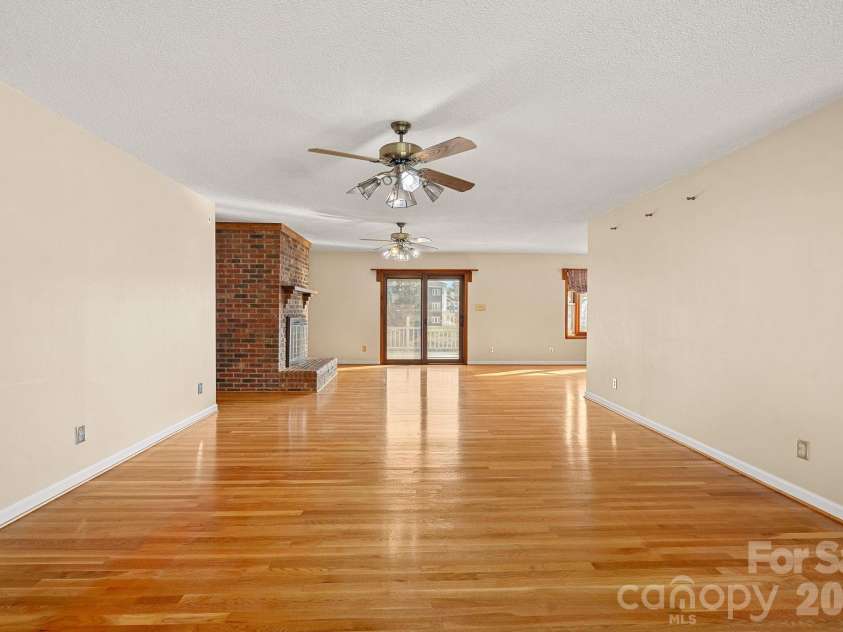 18726 Bluff Point Road, Cornelius, NC 28031.  MLS# CAR4352211, YatesRealty ID 8525. 