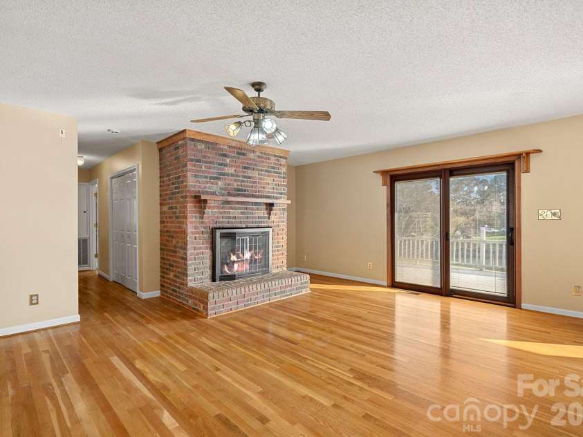 18726 Bluff Point Road, Cornelius, NC 28031.  MLS# CAR4352211, YatesRealty ID 8525. 