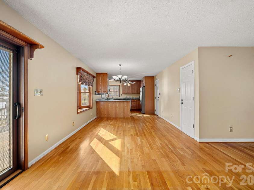 18726 Bluff Point Road, Cornelius, NC 28031.  MLS# CAR4352211, YatesRealty ID 8525. 