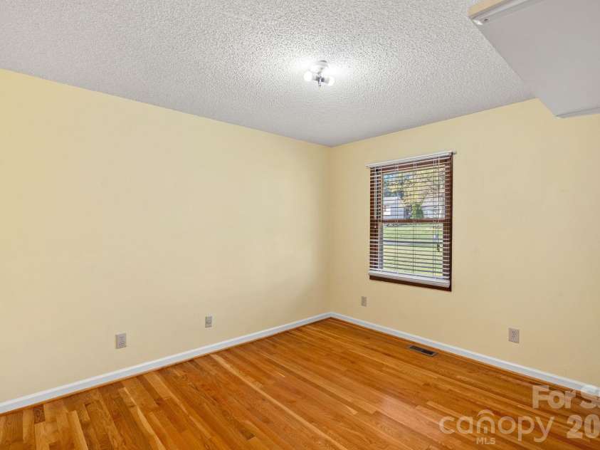 18726 Bluff Point Road, Cornelius, NC 28031.  MLS# CAR4352211, YatesRealty ID 8525. 