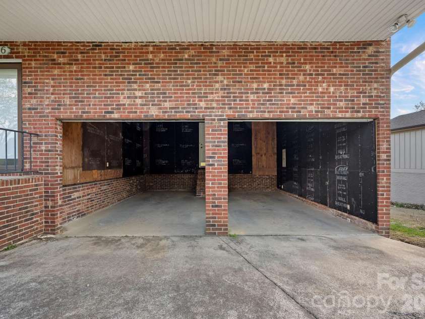 18726 Bluff Point Road, Cornelius, NC 28031.  MLS# CAR4352211, YatesRealty ID 8525. 
