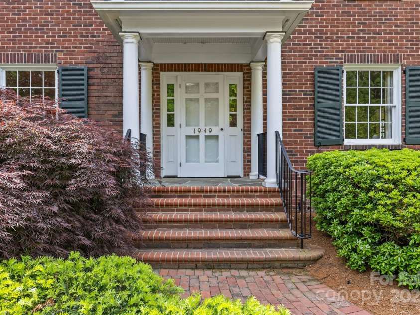 1949 Wendover Road, Charlotte, NC 28211.  MLS# CAR4250207, YatesRealty ID 8525. 