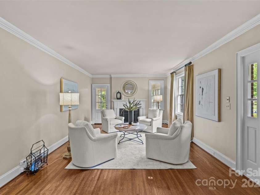 1949 Wendover Road, Charlotte, NC 28211.  MLS# CAR4250207, YatesRealty ID 8525. 