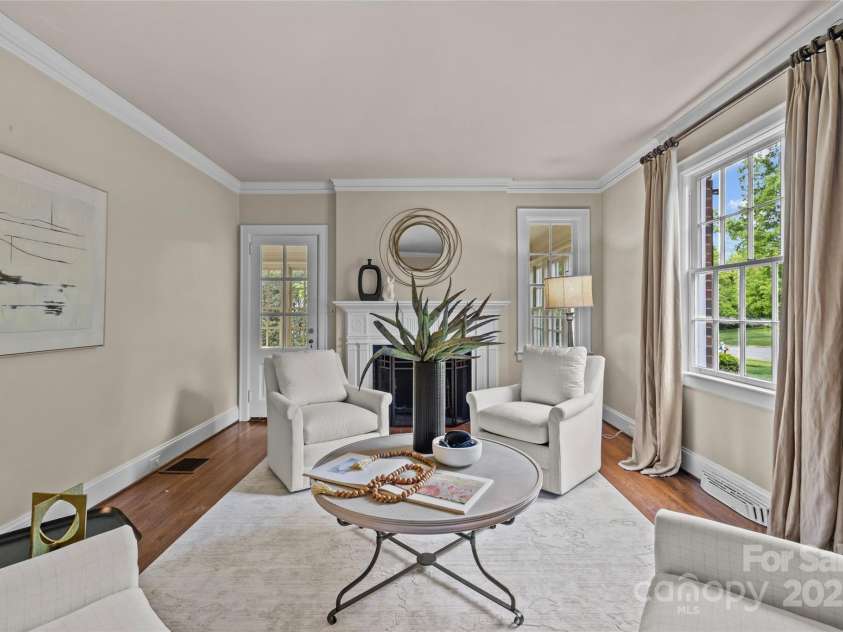 1949 Wendover Road, Charlotte, NC 28211.  MLS# CAR4250207, YatesRealty ID 8525. 