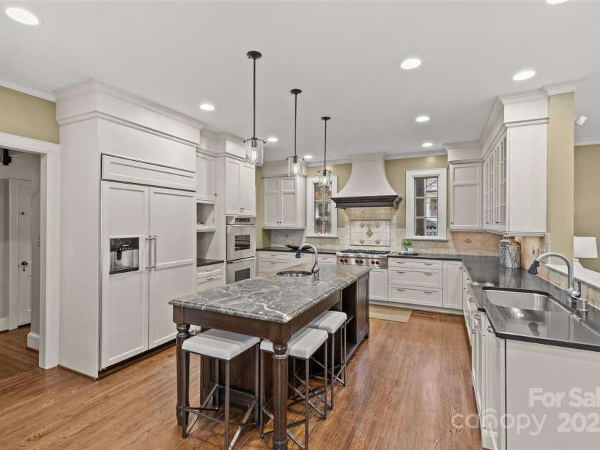 1949 Wendover Road, Charlotte, NC 28211.  MLS# CAR4250207, YatesRealty ID 8525. 