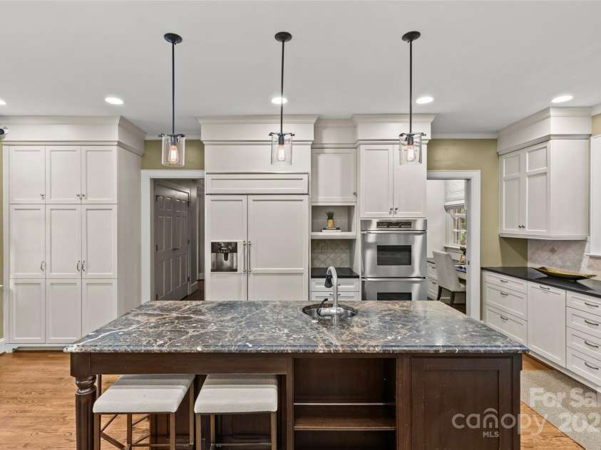 1949 Wendover Road, Charlotte, NC 28211.  MLS# CAR4250207, YatesRealty ID 8525. 
