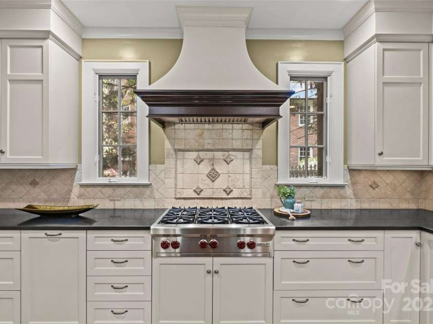 1949 Wendover Road, Charlotte, NC 28211.  MLS# CAR4250207, YatesRealty ID 8525. 