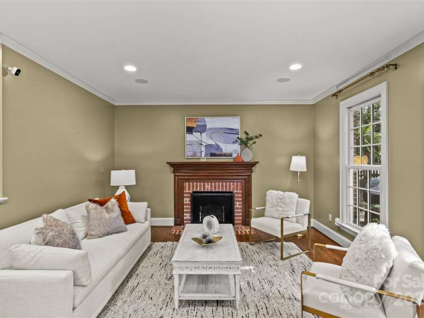 1949 Wendover Road, Charlotte, NC 28211.  MLS# CAR4250207, YatesRealty ID 8525. 