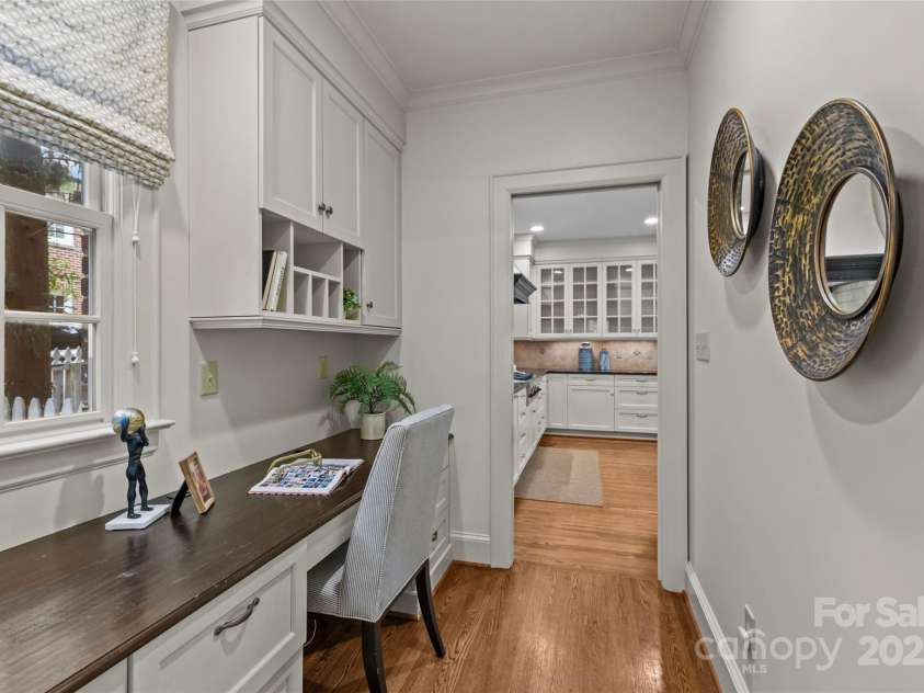1949 Wendover Road, Charlotte, NC 28211.  MLS# CAR4250207, YatesRealty ID 8525. 
