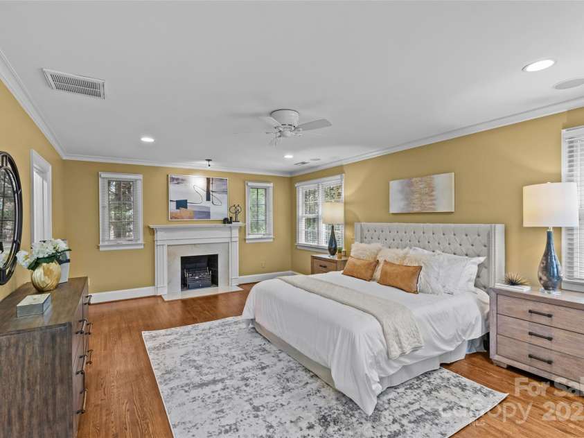1949 Wendover Road, Charlotte, NC 28211.  MLS# CAR4250207, YatesRealty ID 8525. 