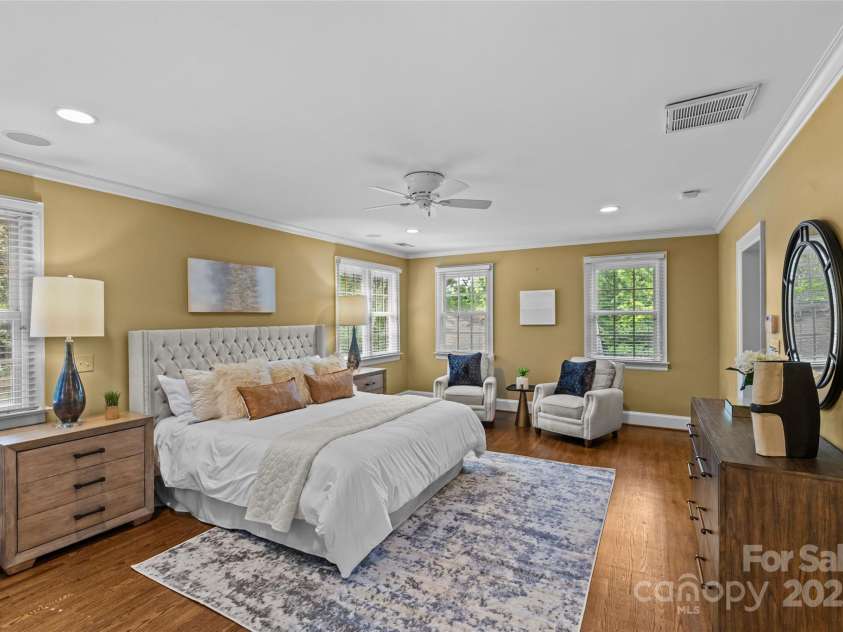 1949 Wendover Road, Charlotte, NC 28211.  MLS# CAR4250207, YatesRealty ID 8525. 