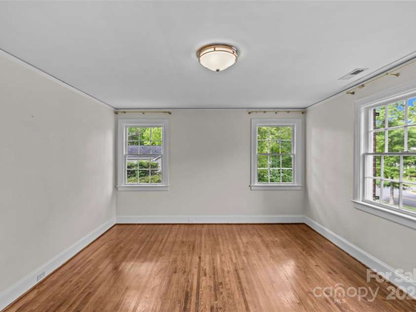 1949 Wendover Road, Charlotte, NC 28211.  MLS# CAR4250207, YatesRealty ID 8525. 