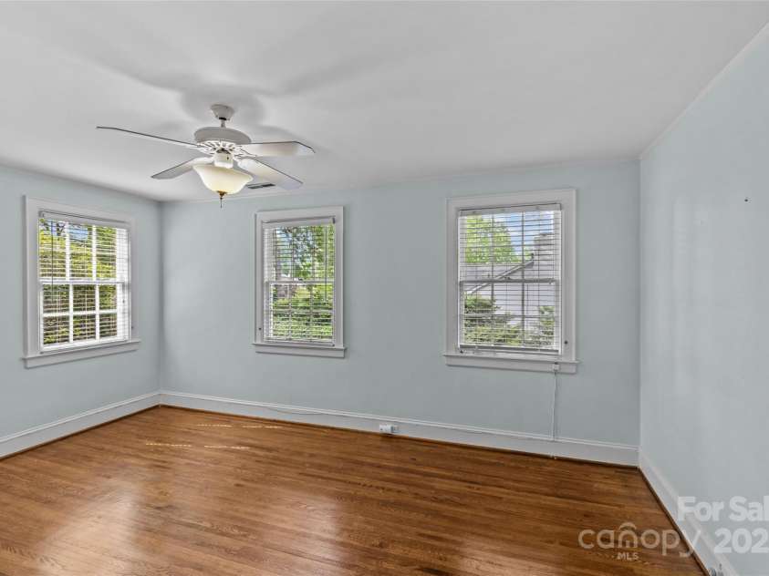 1949 Wendover Road, Charlotte, NC 28211.  MLS# CAR4250207, YatesRealty ID 8525. 