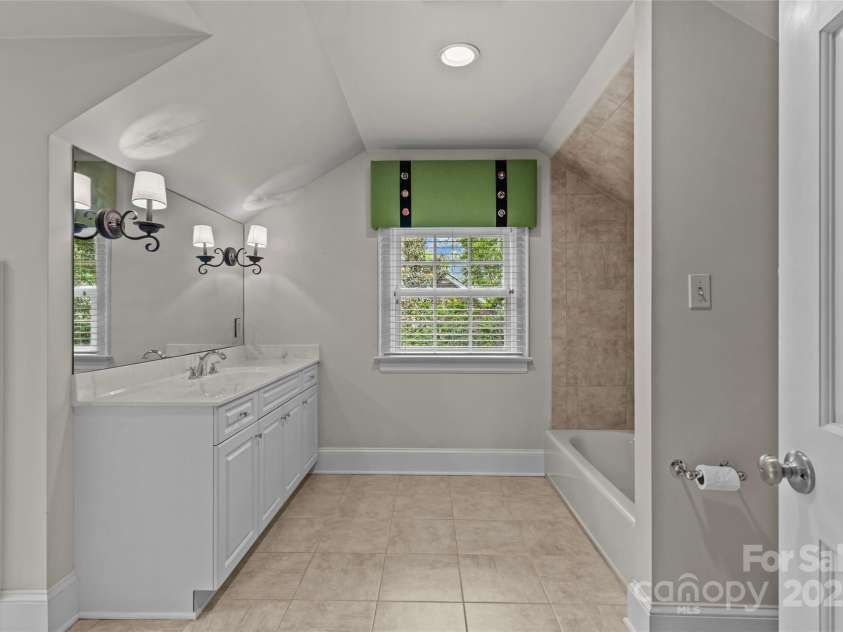1949 Wendover Road, Charlotte, NC 28211.  MLS# CAR4250207, YatesRealty ID 8525. 
