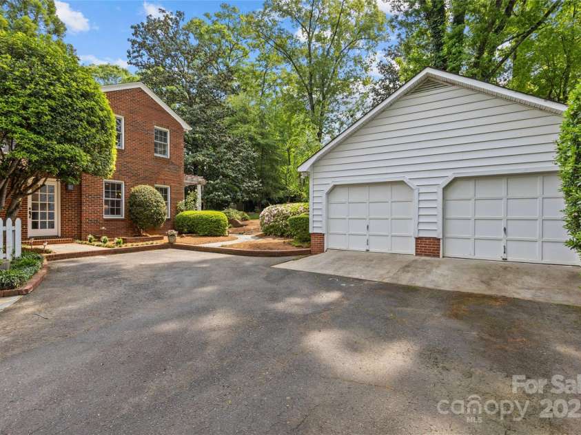 1949 Wendover Road, Charlotte, NC 28211.  MLS# CAR4250207, YatesRealty ID 8525. 