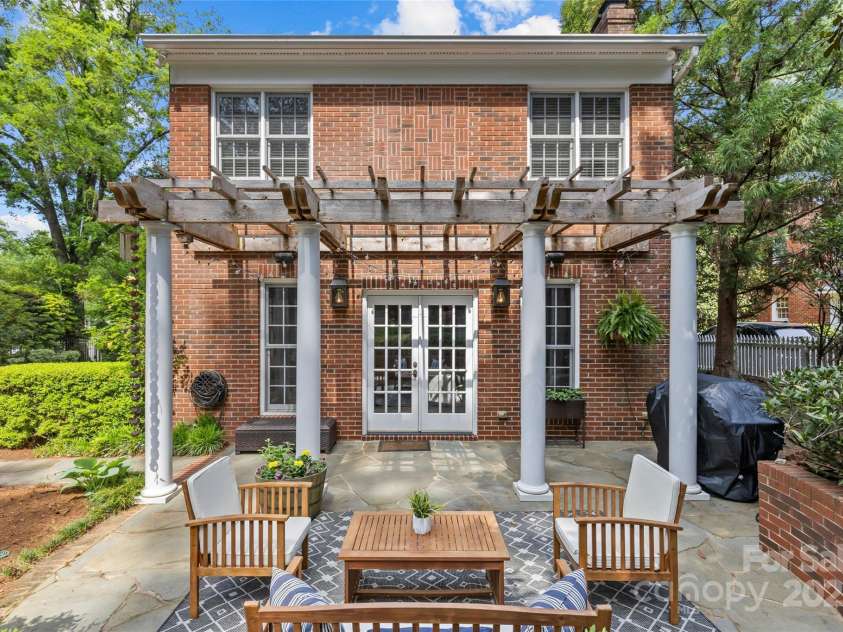 1949 Wendover Road, Charlotte, NC 28211.  MLS# CAR4250207, YatesRealty ID 8525. 