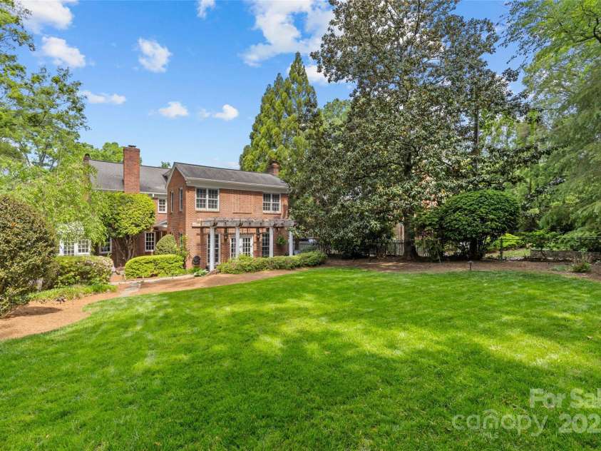1949 Wendover Road, Charlotte, NC 28211.  MLS# CAR4250207, YatesRealty ID 8525. 