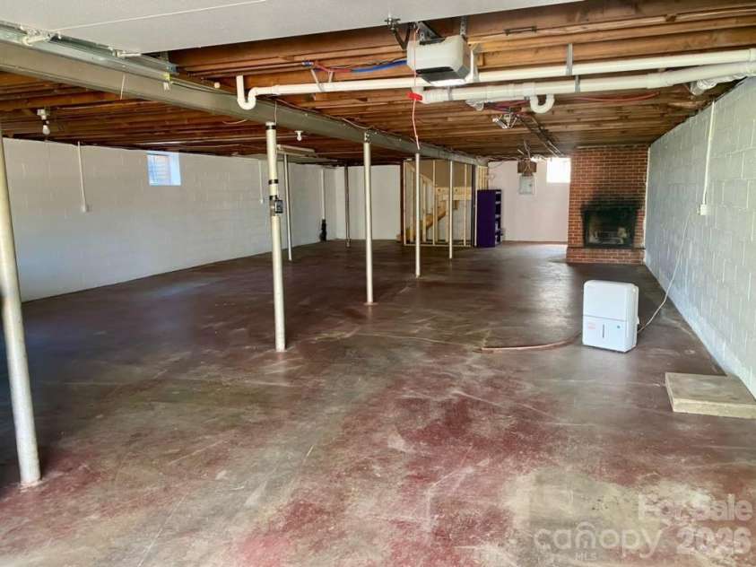 19 Wentworth Avenue, Asheville, NC 28803.  MLS# CAR4361952, YatesRealty ID 8527. 