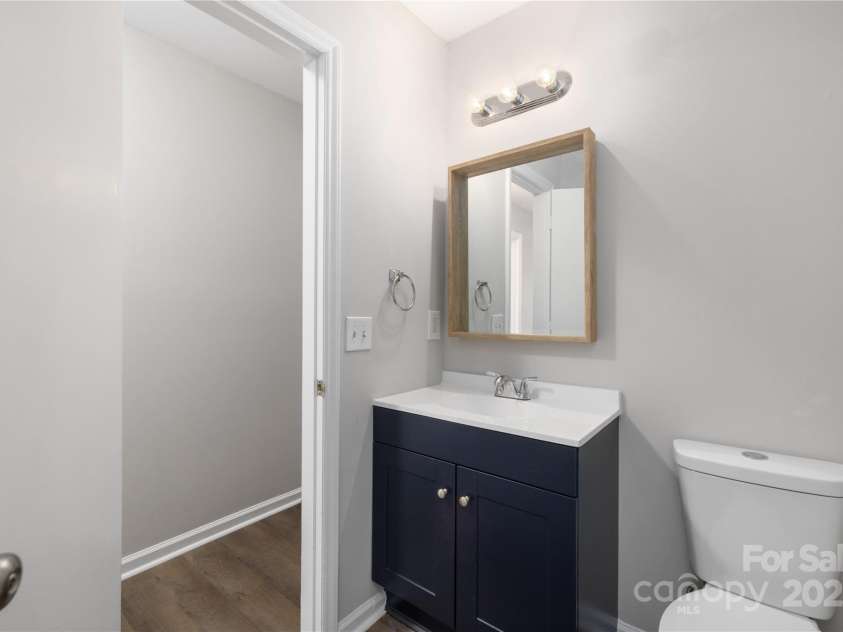 6142 Meadow Rose Lane, Charlotte, NC 28215.  MLS# CAR4232587, YatesRealty ID 8528. 