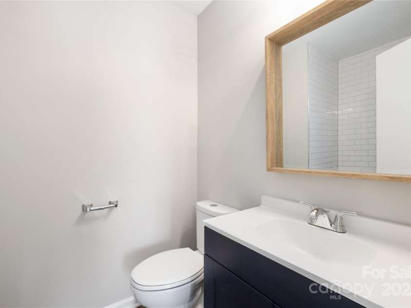 6142 Meadow Rose Lane, Charlotte, NC 28215.  MLS# CAR4232587, YatesRealty ID 8528. 