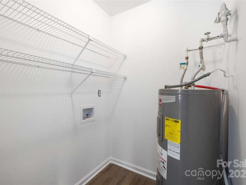 6142 Meadow Rose Lane, Charlotte, NC 28215.  MLS# CAR4232587, YatesRealty ID 8528. 