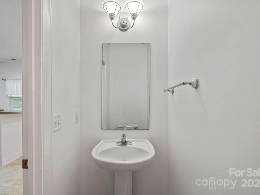 116 Par Place, Mooresville, NC 28115.  MLS# CAR4177547, YatesRealty ID 853. 1/2 bath main floor