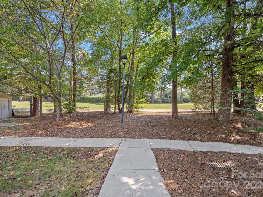 116 Par Place, Mooresville, NC 28115.  MLS# CAR4177547, YatesRealty ID 853. Front Porch walk way