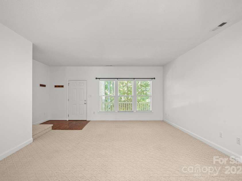 116 Par Place, Mooresville, NC 28115.  MLS# CAR4177547, YatesRealty ID 853. Large living room