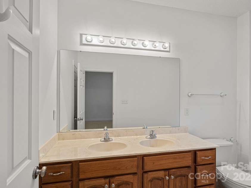 116 Par Place, Mooresville, NC 28115.  MLS# CAR4177547, YatesRealty ID 853. Primary Bath room- Dual Sinks