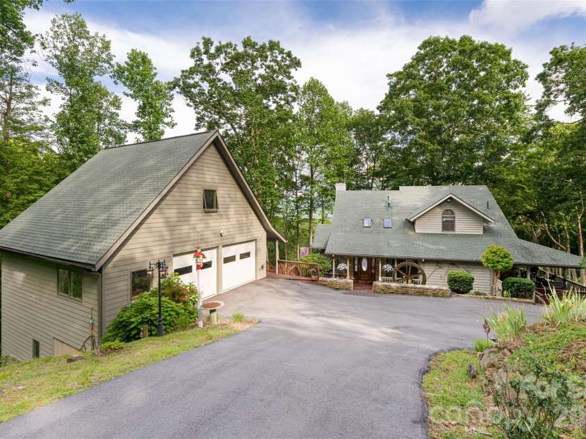 163 Tweetys Knoll, Burnsville, NC 28714.  MLS# CAR4281512, YatesRealty ID 853. 