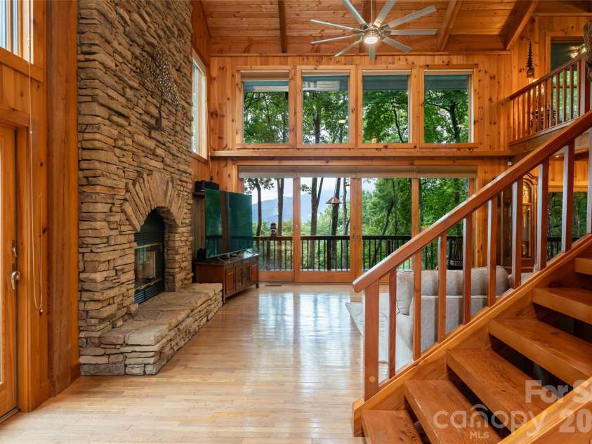 163 Tweetys Knoll, Burnsville, NC 28714.  MLS# CAR4281512, YatesRealty ID 853. 