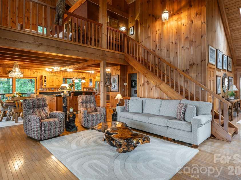 163 Tweetys Knoll, Burnsville, NC 28714.  MLS# CAR4281512, YatesRealty ID 853. 