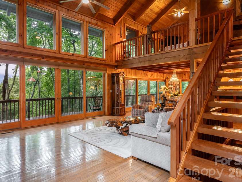 163 Tweetys Knoll, Burnsville, NC 28714.  MLS# CAR4281512, YatesRealty ID 853. 
