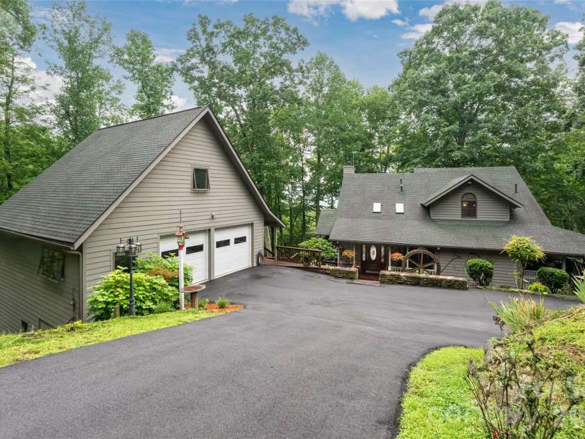 163 Tweetys Knoll, Burnsville, NC 28714.  MLS# CAR4281512, YatesRealty ID 853. 