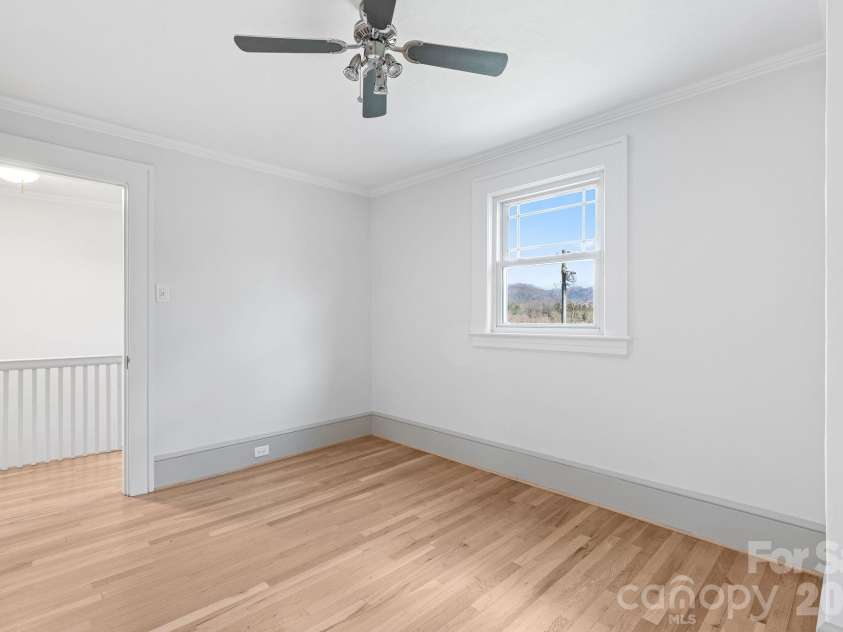 121 Westwood Road, Asheville, NC 28804.  MLS# CAR4355727, YatesRealty ID 8531. 