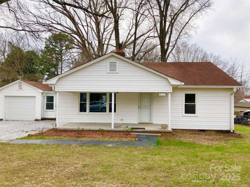 211 1st Street, Landis, NC 28088.  MLS# CAR4233473, YatesRealty ID 8531. 