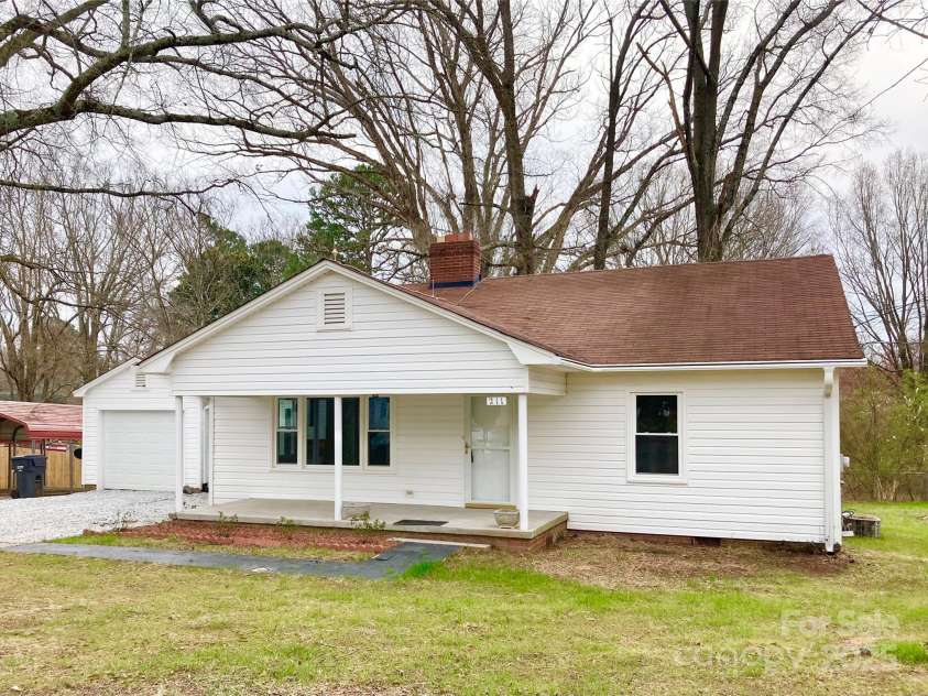 211 1st Street, Landis, NC 28088.  MLS# CAR4233473, YatesRealty ID 8531. 