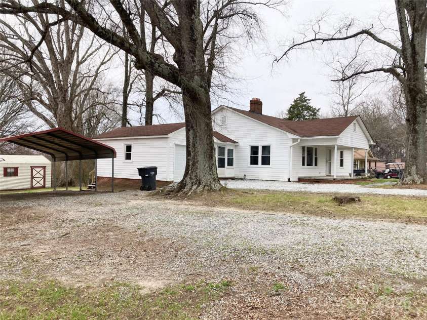 211 1st Street, Landis, NC 28088.  MLS# CAR4233473, YatesRealty ID 8531. 