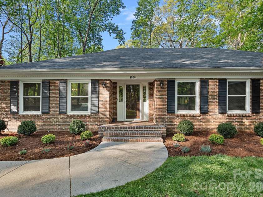 9500 Hampton Oaks Lane, Charlotte, NC 28270.  MLS# CAR4363380, YatesRealty ID 8532. 