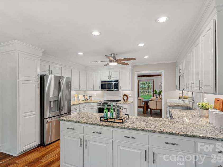 9500 Hampton Oaks Lane, Charlotte, NC 28270.  MLS# CAR4363380, YatesRealty ID 8532. 