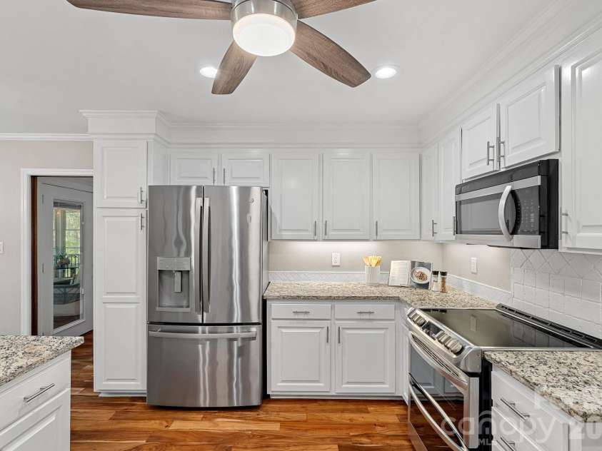 9500 Hampton Oaks Lane, Charlotte, NC 28270.  MLS# CAR4363380, YatesRealty ID 8532. 