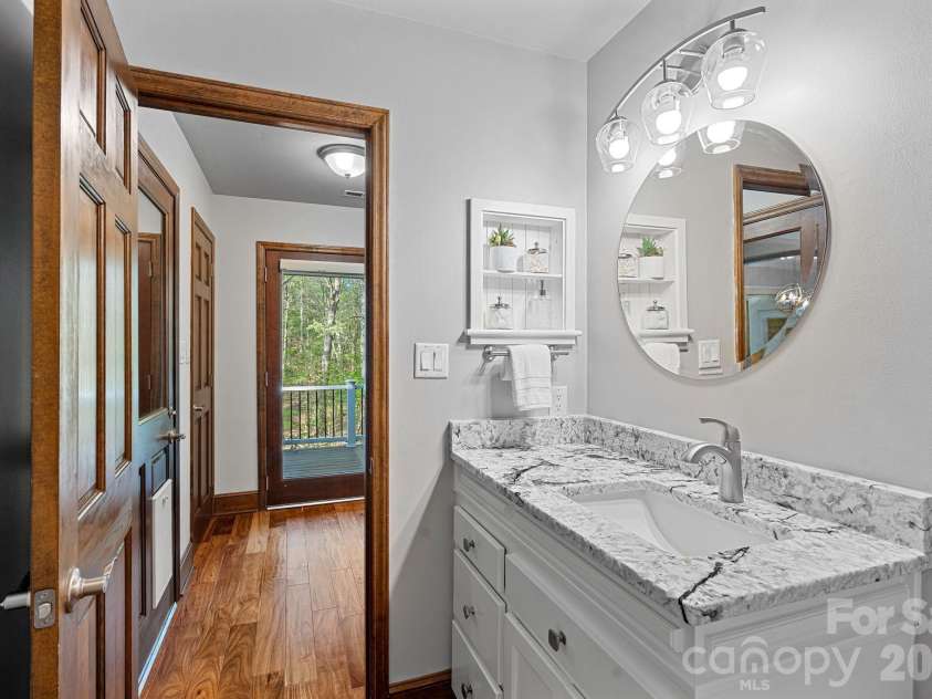 9500 Hampton Oaks Lane, Charlotte, NC 28270.  MLS# CAR4363380, YatesRealty ID 8532. 