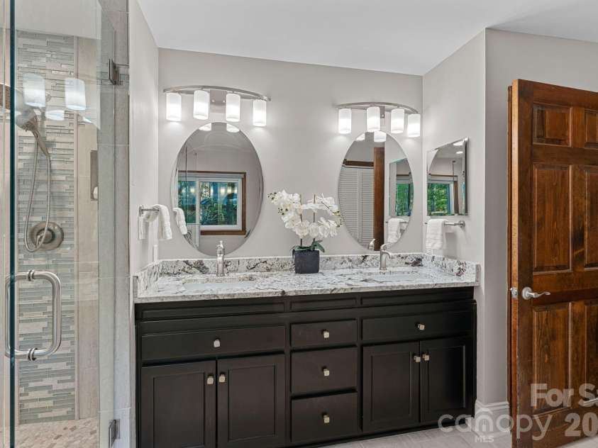 9500 Hampton Oaks Lane, Charlotte, NC 28270.  MLS# CAR4363380, YatesRealty ID 8532. 