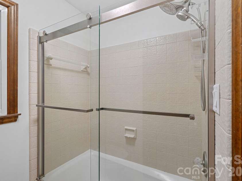 9500 Hampton Oaks Lane, Charlotte, NC 28270.  MLS# CAR4363380, YatesRealty ID 8532. 