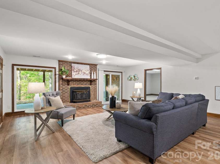 9500 Hampton Oaks Lane, Charlotte, NC 28270.  MLS# CAR4363380, YatesRealty ID 8532. 