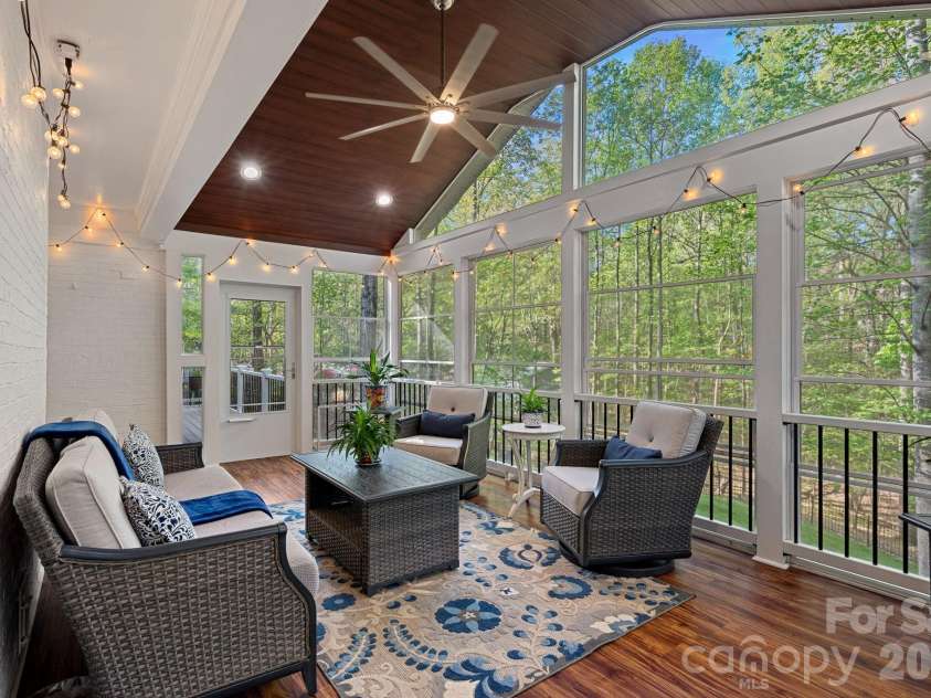 9500 Hampton Oaks Lane, Charlotte, NC 28270.  MLS# CAR4363380, YatesRealty ID 8532. 