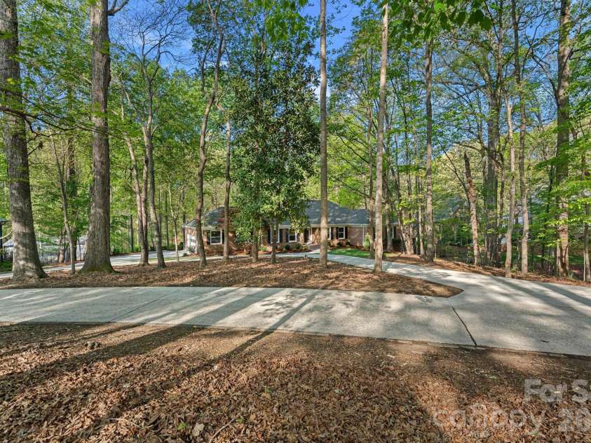 9500 Hampton Oaks Lane, Charlotte, NC 28270.  MLS# CAR4363380, YatesRealty ID 8532. 