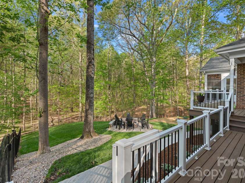 9500 Hampton Oaks Lane, Charlotte, NC 28270.  MLS# CAR4363380, YatesRealty ID 8532. 